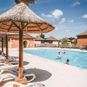 Village de vacances Terres De France - Domaine De Claire Rive, Prayssac